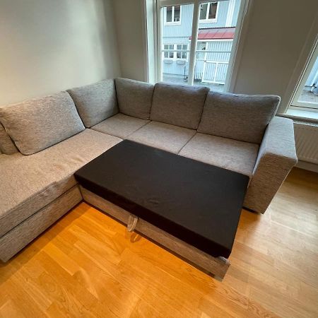 Fint, Gratis Parkering, Med 20 Min Till Goeteborg C Kungälv Buitenkant foto