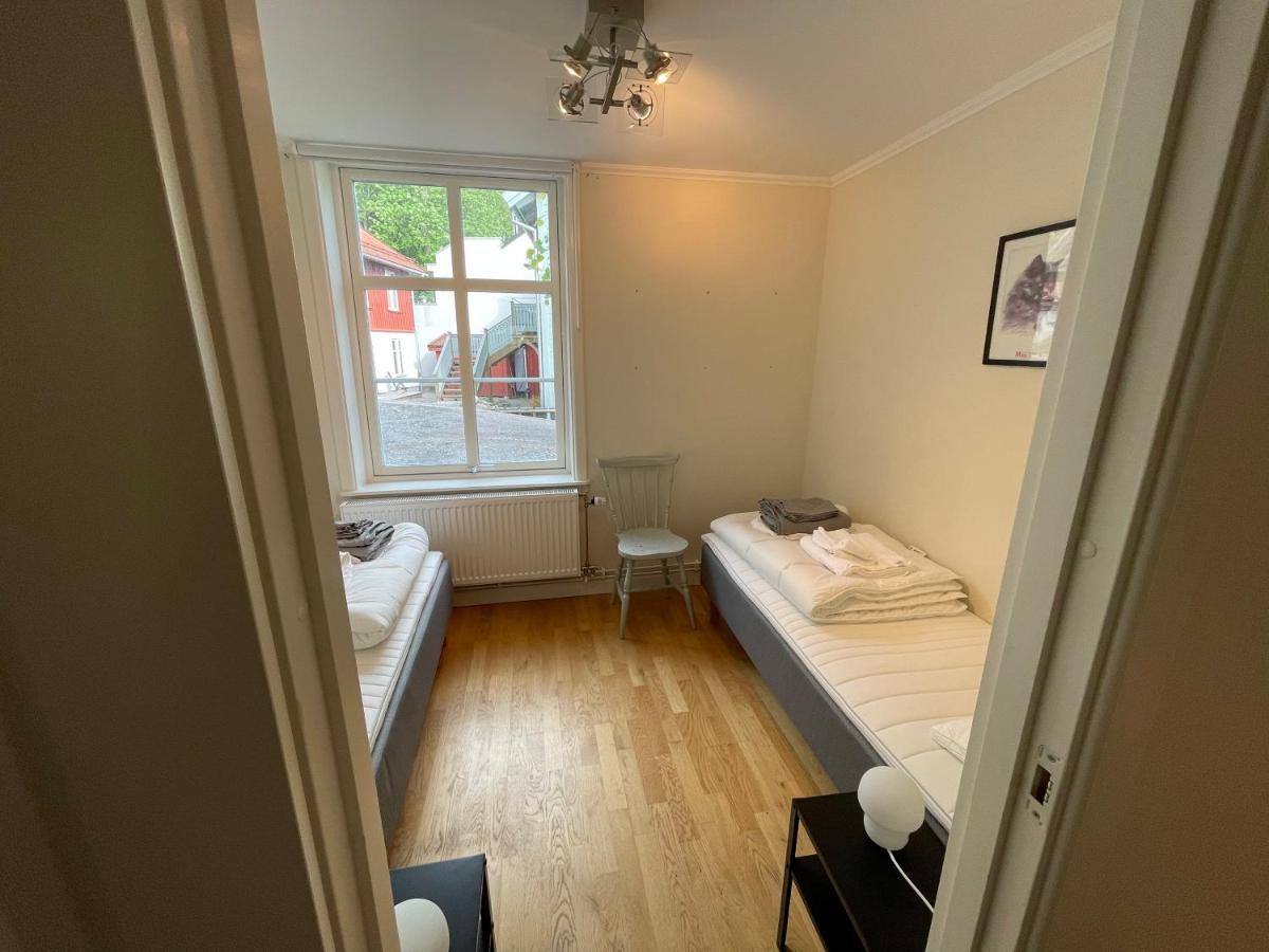 Fint, Gratis Parkering, Med 20 Min Till Goeteborg C Kungälv Buitenkant foto